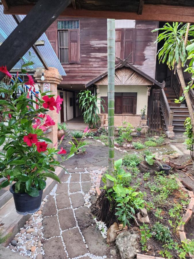 A Pousada Cozy Nest Cnx Chiang Mai Exterior foto